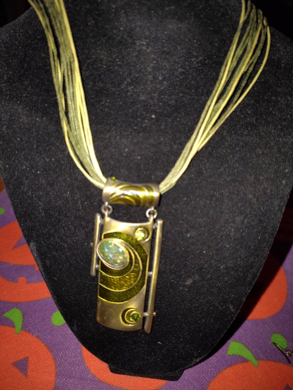 Ladies necklace